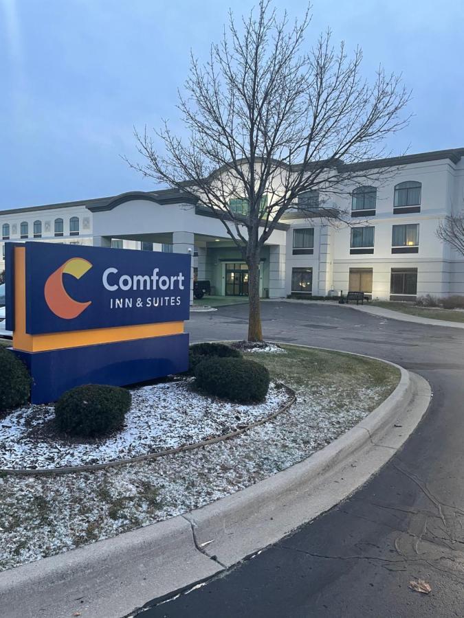 Comfort Inn & Suites Grand Blanc-Flint Екстер'єр фото