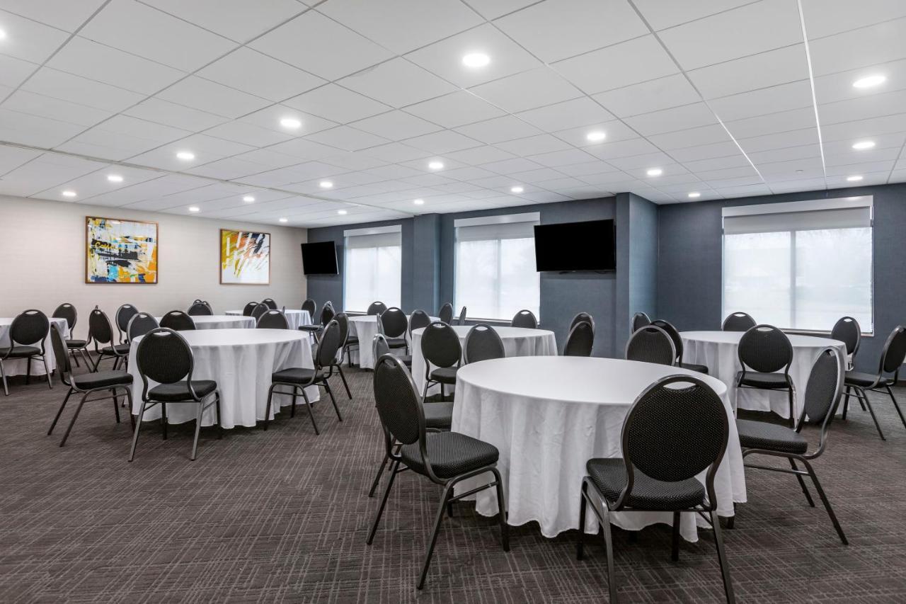 Comfort Inn & Suites Grand Blanc-Flint Екстер'єр фото