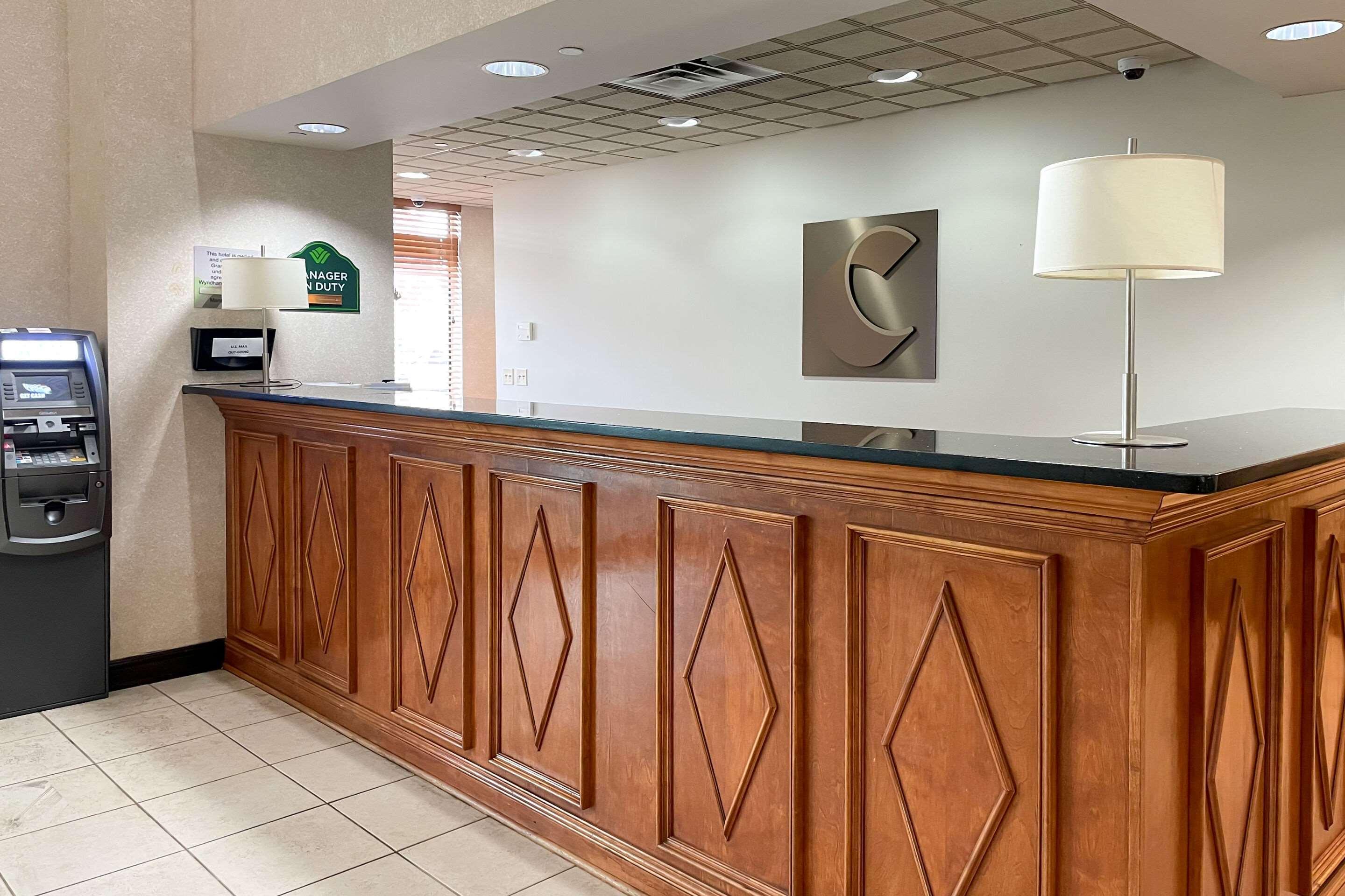 Comfort Inn & Suites Grand Blanc-Flint Екстер'єр фото
