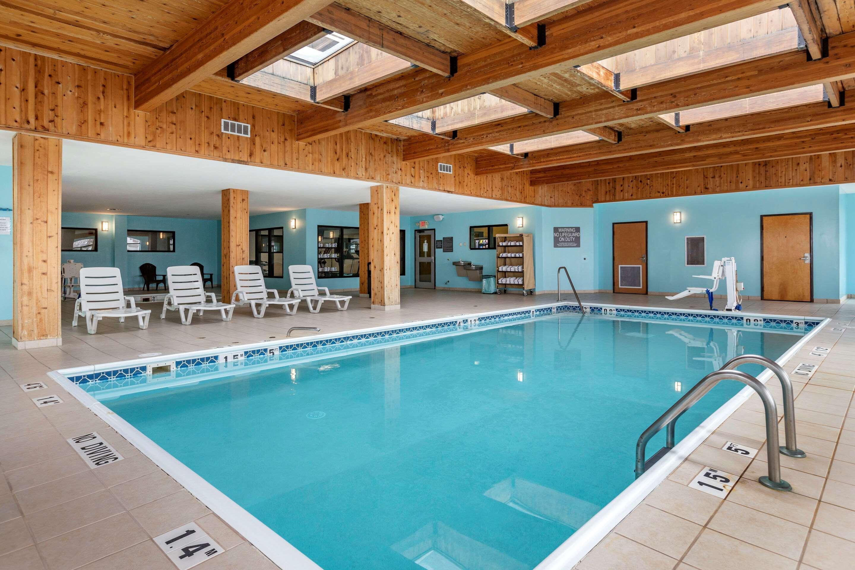 Comfort Inn & Suites Grand Blanc-Flint Екстер'єр фото