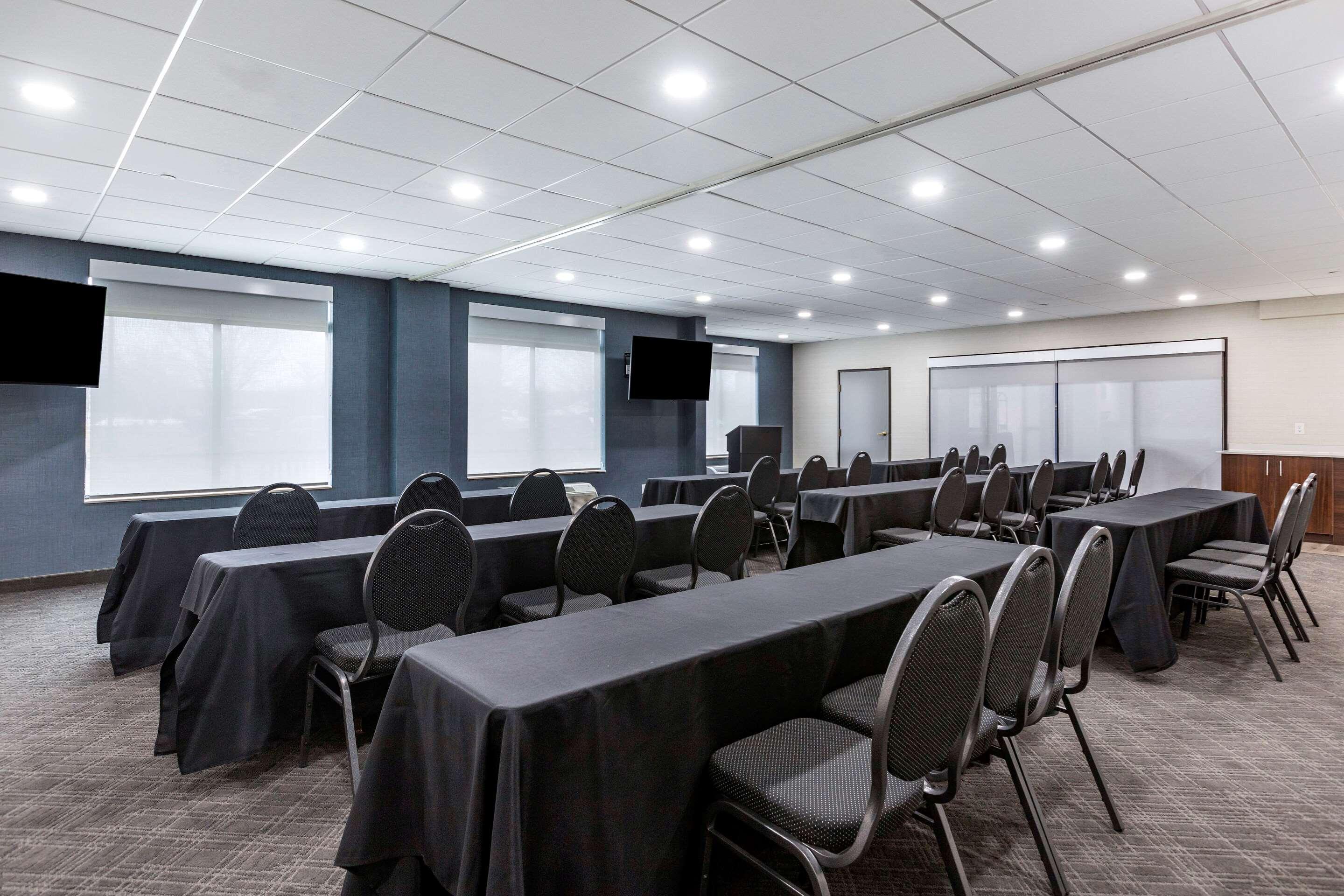 Comfort Inn & Suites Grand Blanc-Flint Екстер'єр фото
